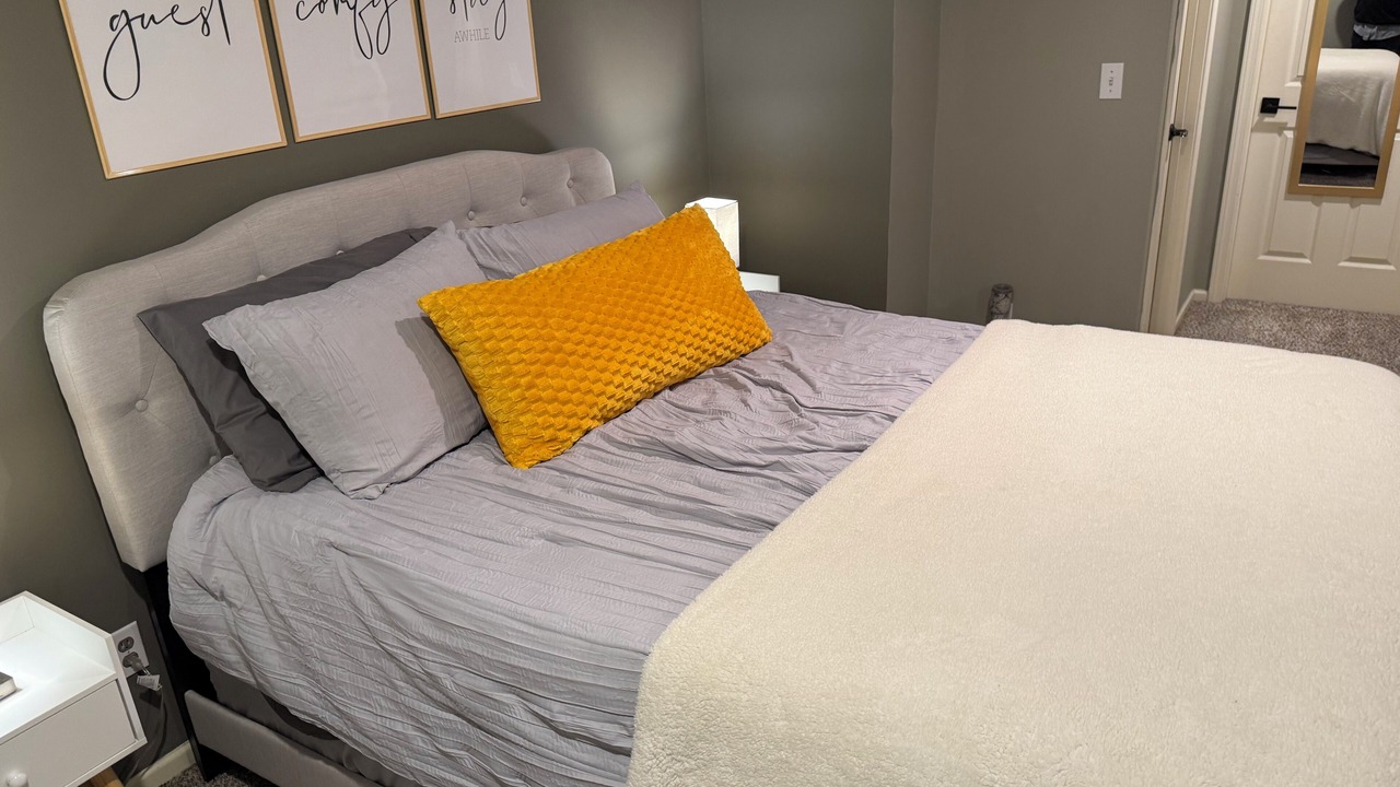 Photo of Bedroom in Blue Springs
