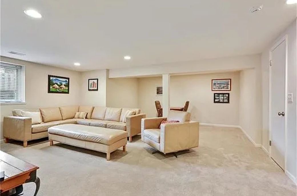 Photo of Livingroom in Prairie Village
