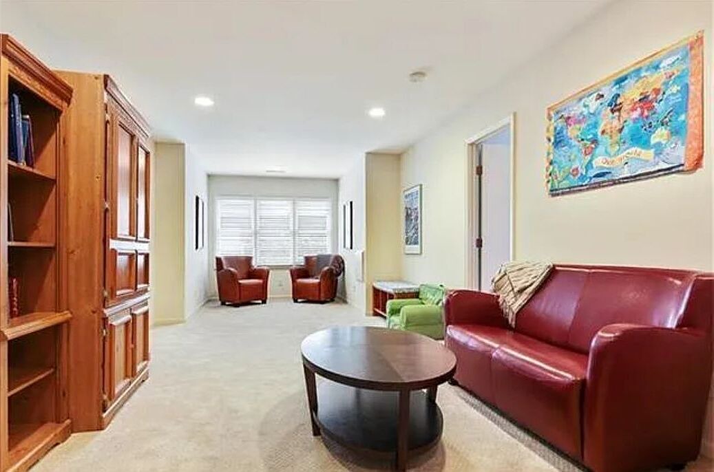 Photo of Livingroom in Prairie Village