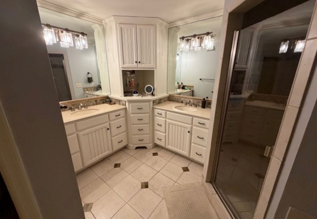 Photo of Bathroom in Prairie Village