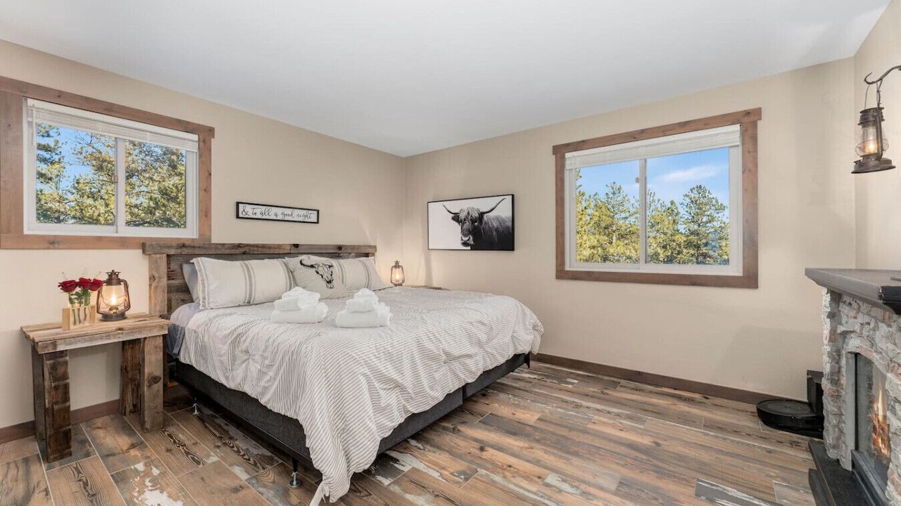Photo of Bedroom in Pine