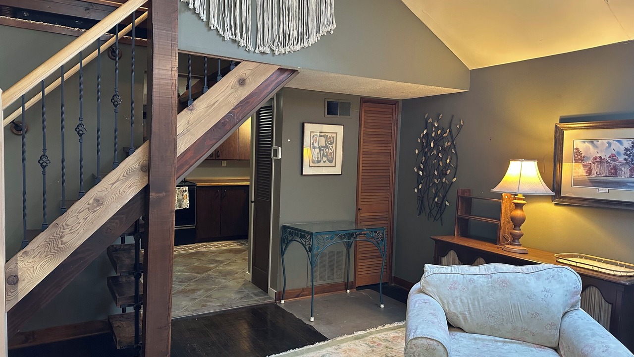 Photo of Livingroom in Merriam