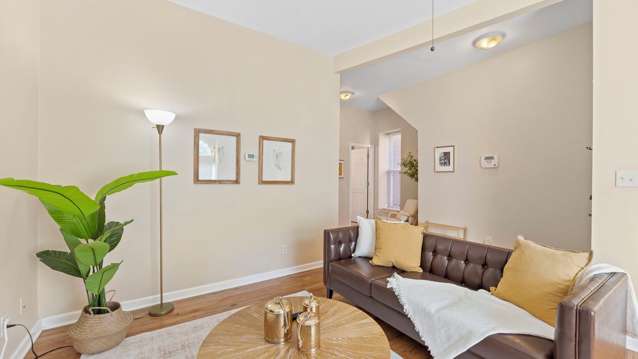 Photo of Livingroom in Northeast Kansas City