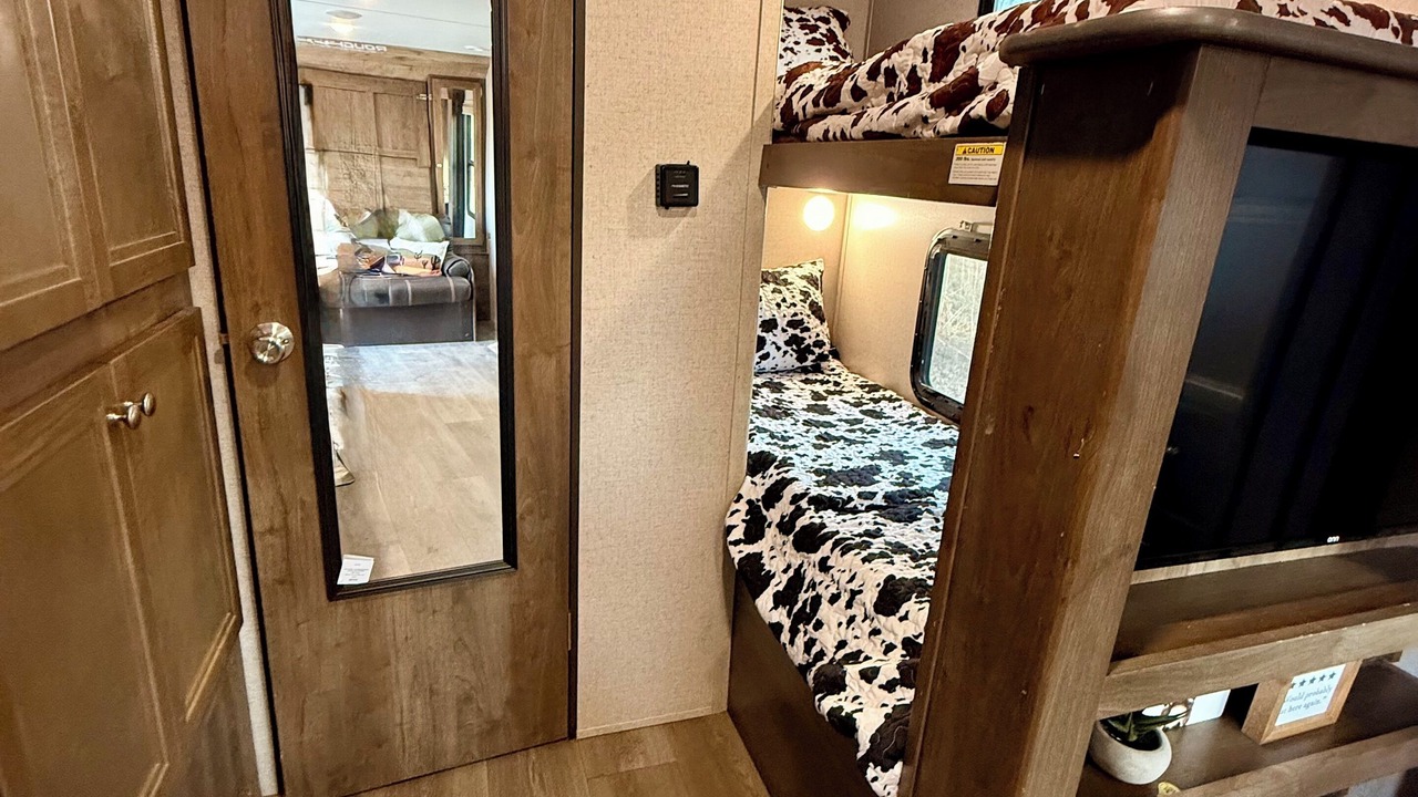 Photo of Bedroom in Archie