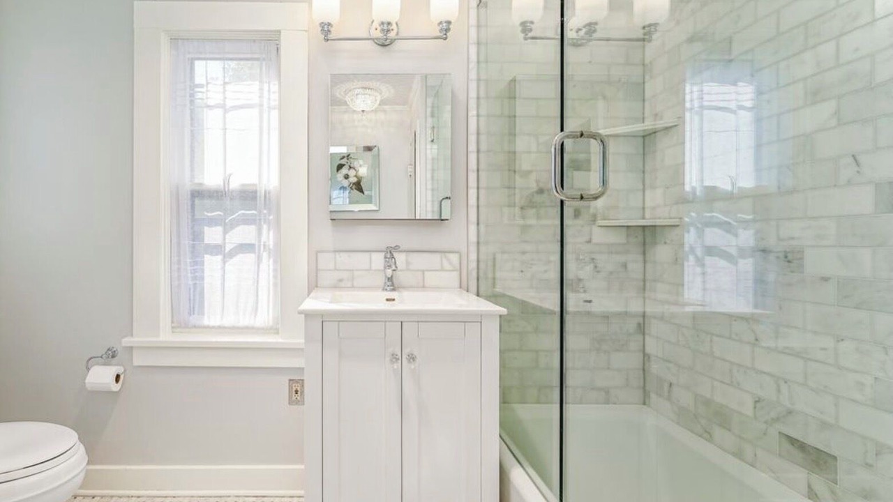 Photo of Bathroom in College Hill