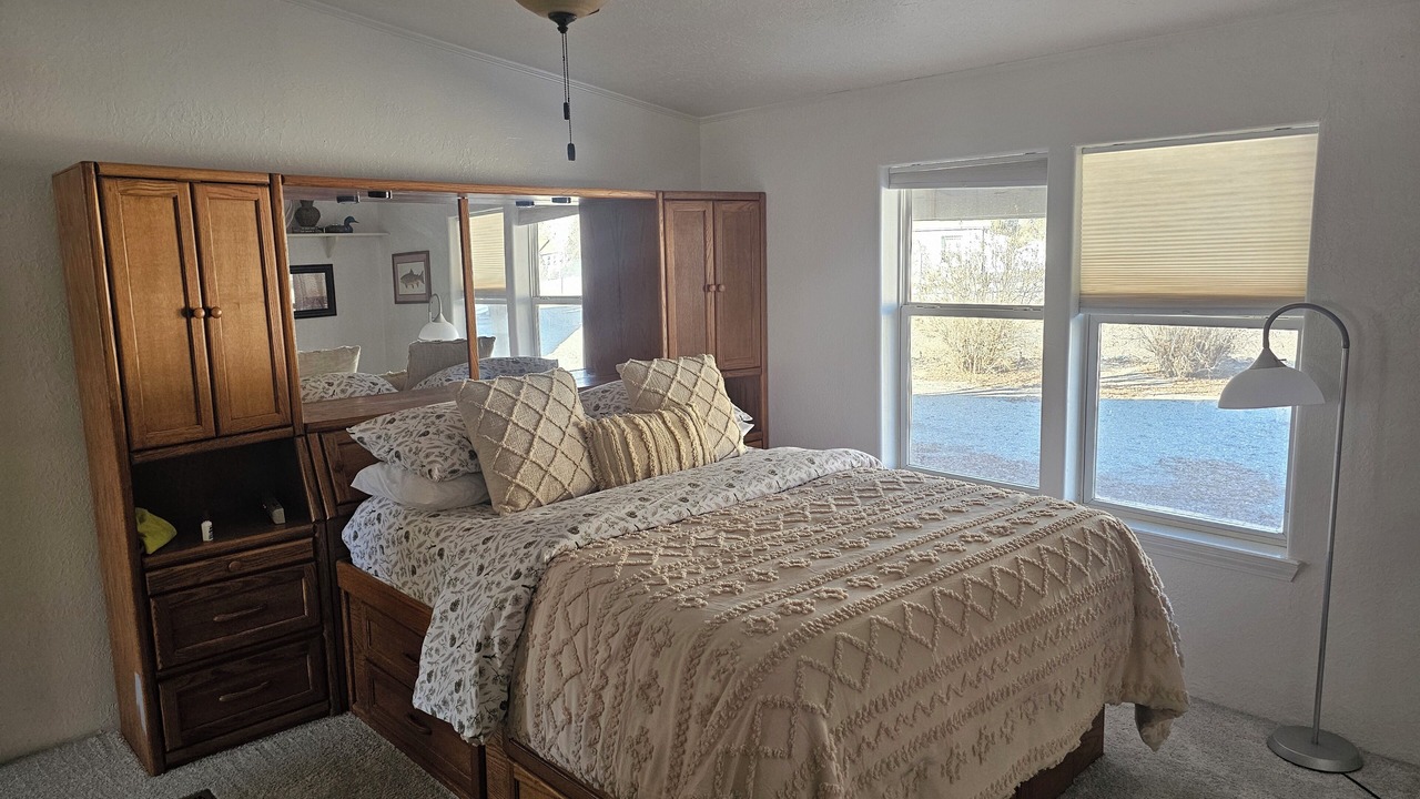 Photo of Bedroom in Navajo Dam