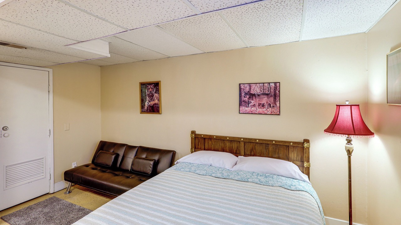 Photo of Bedroom in Millard