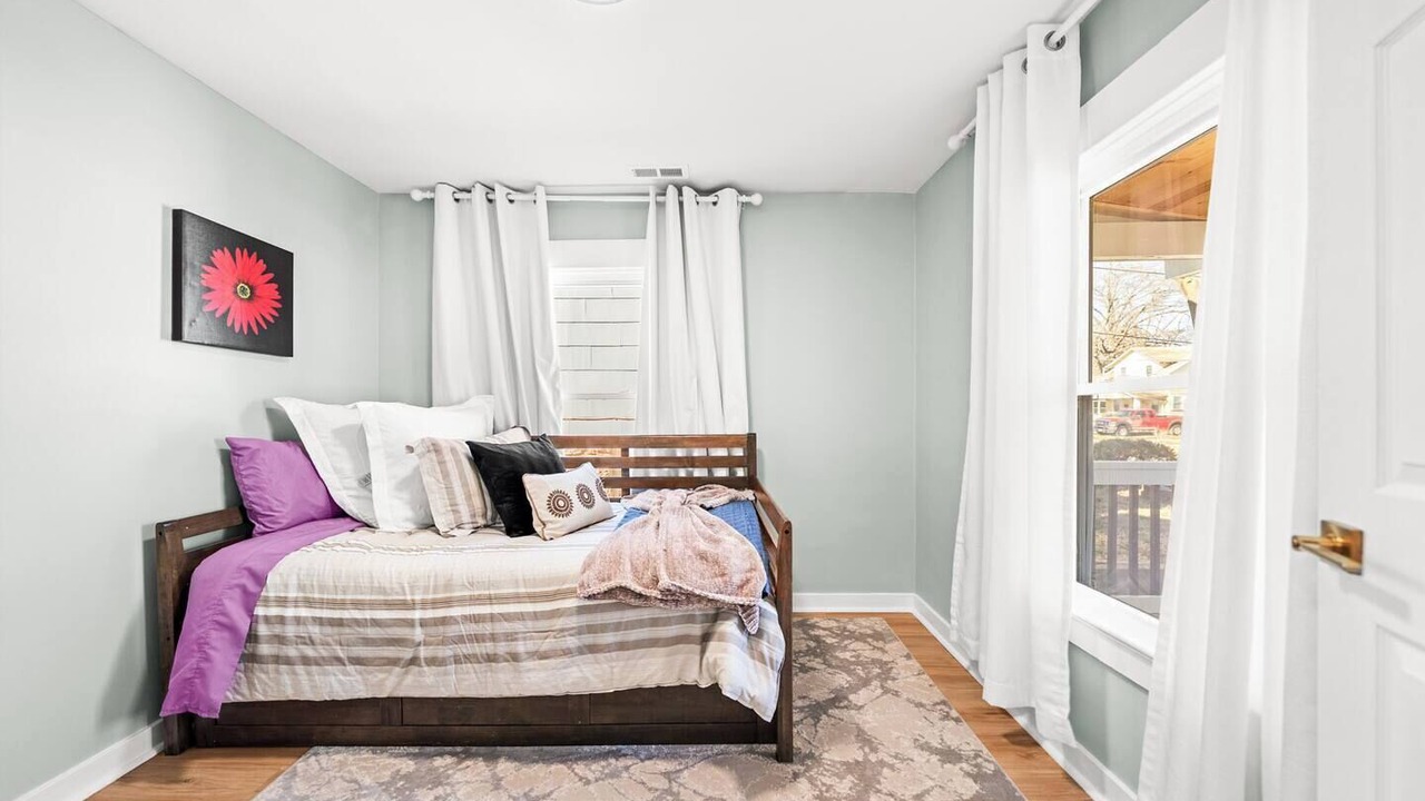 Photo of Bedroom in Rosedale