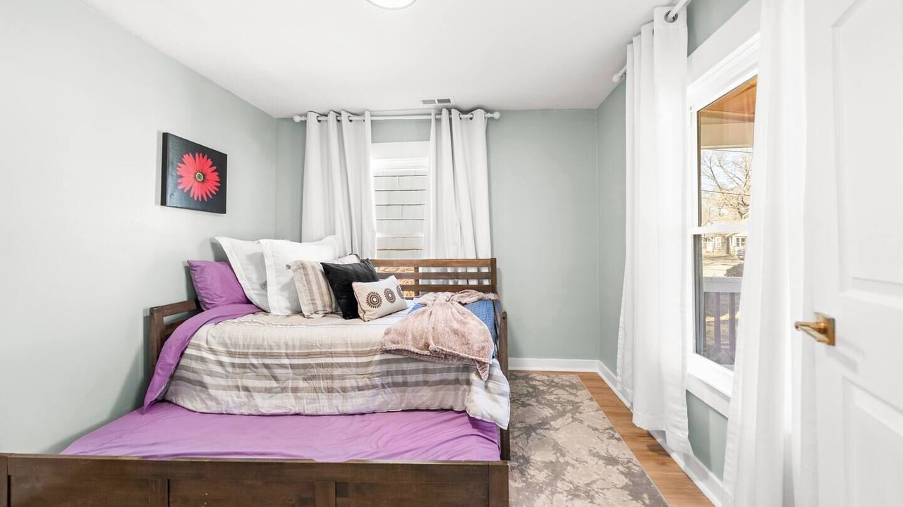 Photo of Bedroom in Rosedale