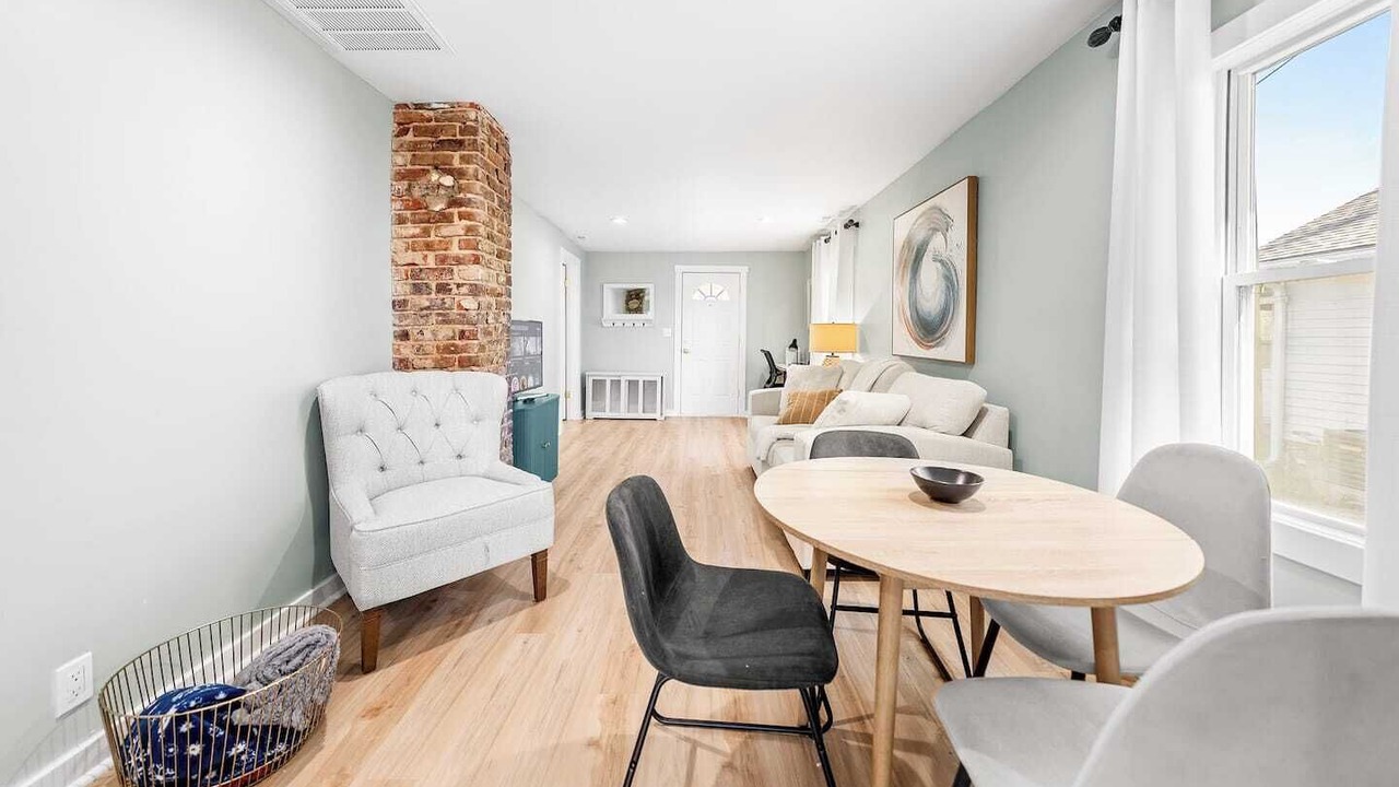 Photo of Livingroom in Rosedale