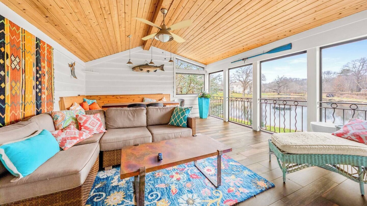 Photo of Livingroom in Leawood