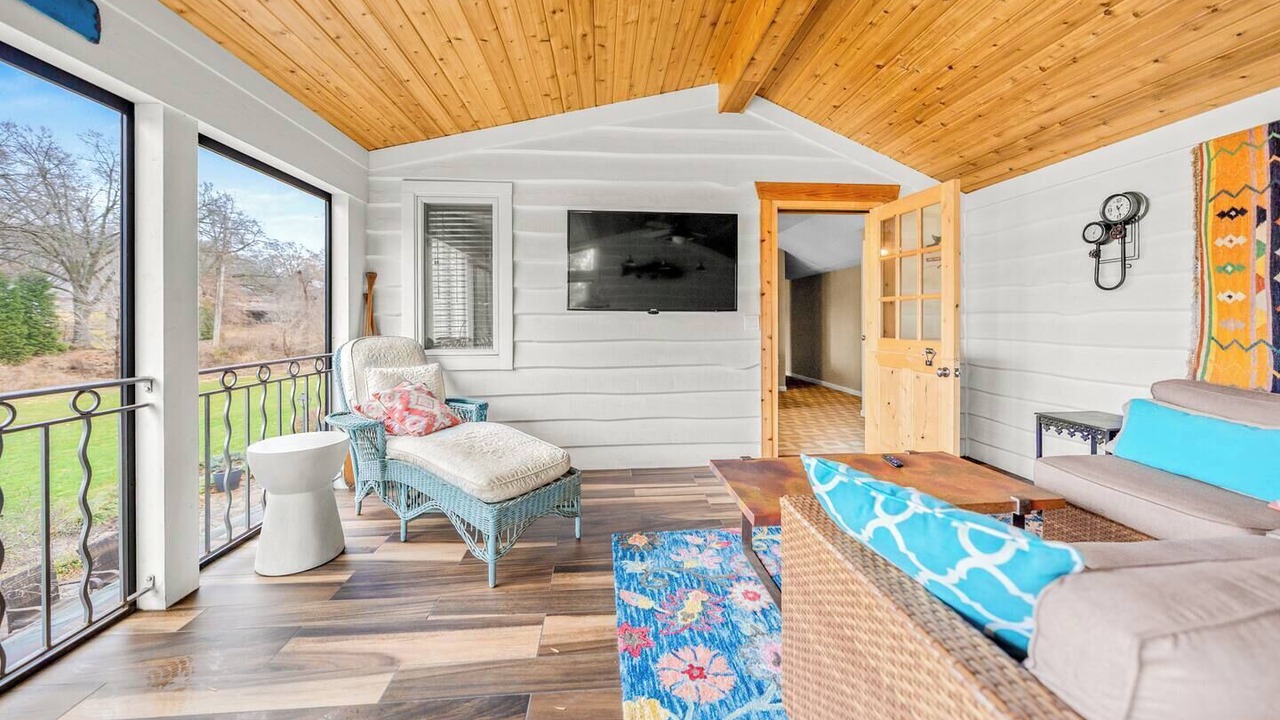Photo of Livingroom in Leawood