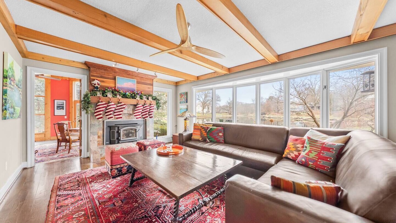 Photo of Livingroom in Leawood