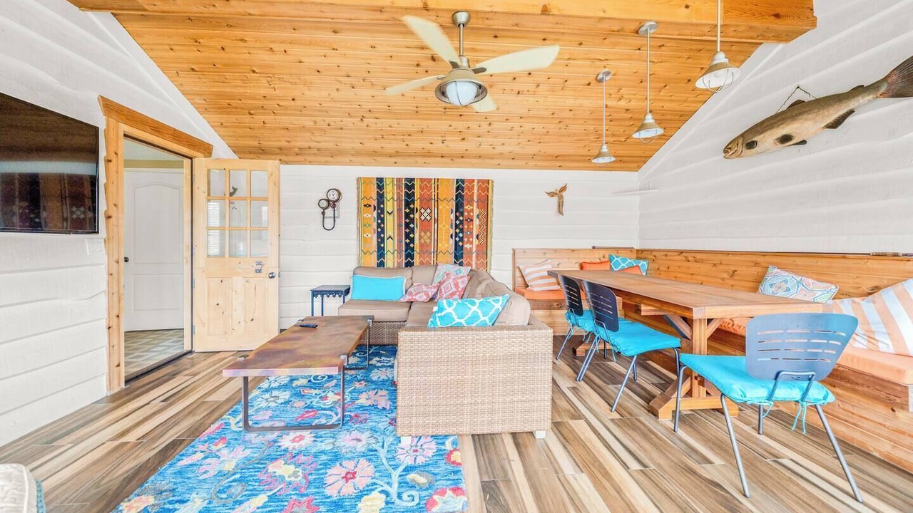 Photo of Livingroom in Leawood