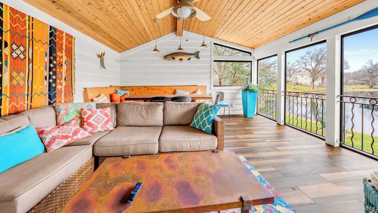 Photo of Livingroom in Leawood