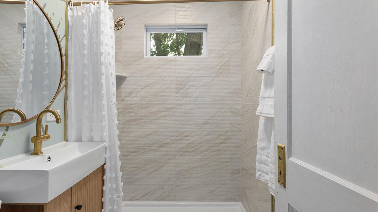 Photo of Bathroom in Rosedale