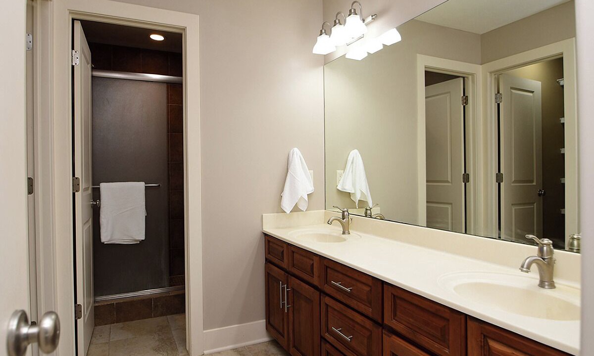 Photo of Bathroom in Dundee-Happy Hollow Historic District