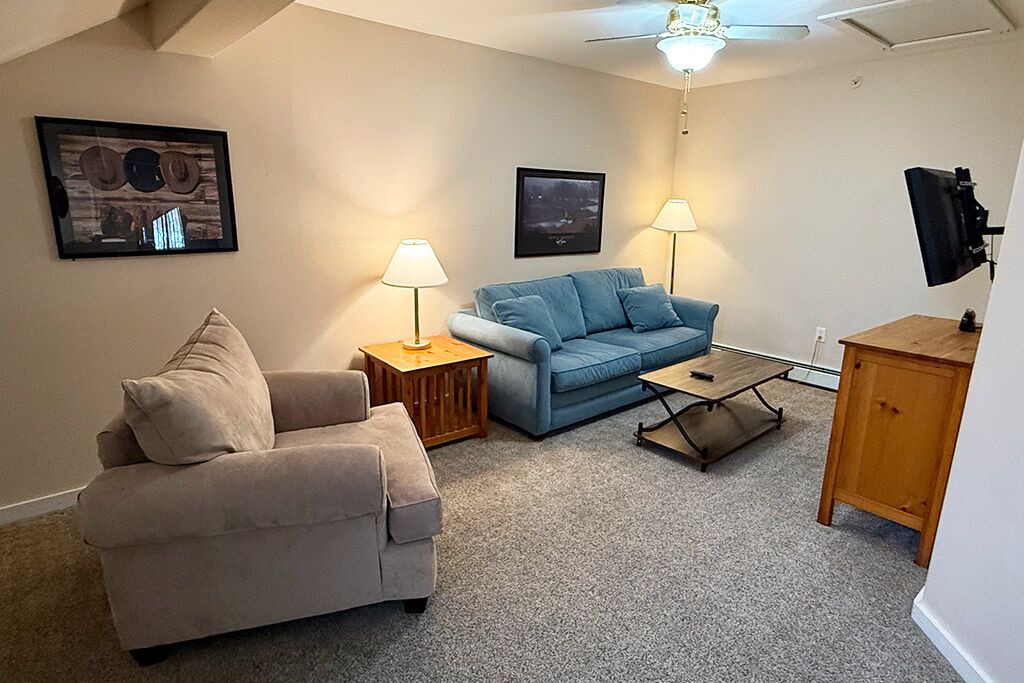 Photo of Livingroom in Summit Cove