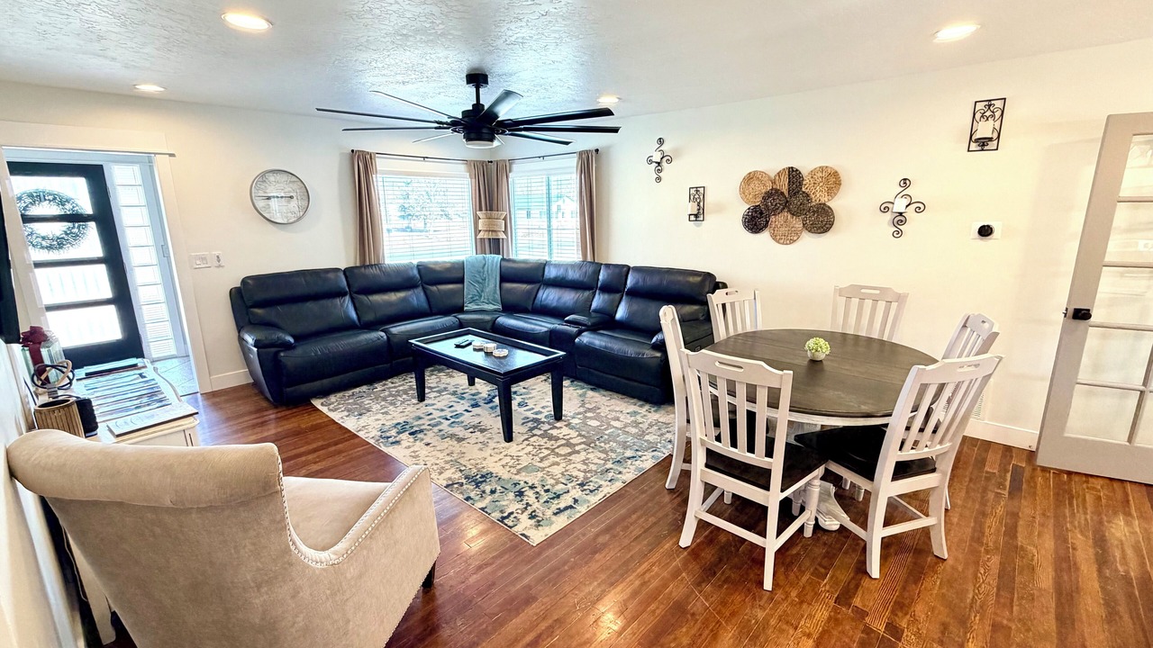 Photo of Livingroom in Vernal