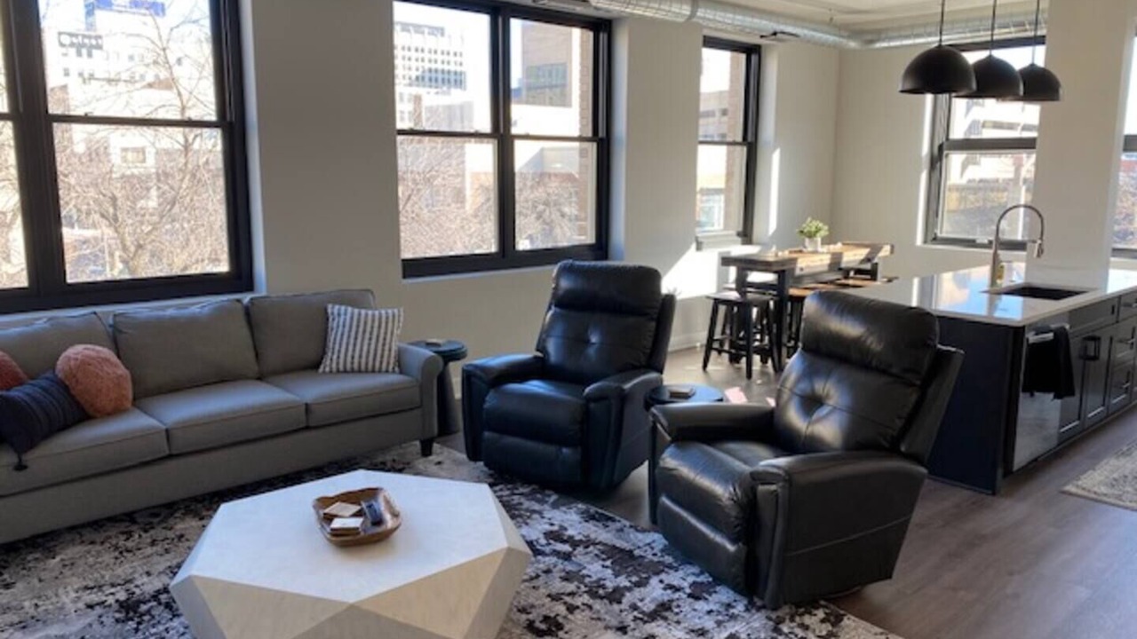 Photo of Livingroom in Downtown Lincoln