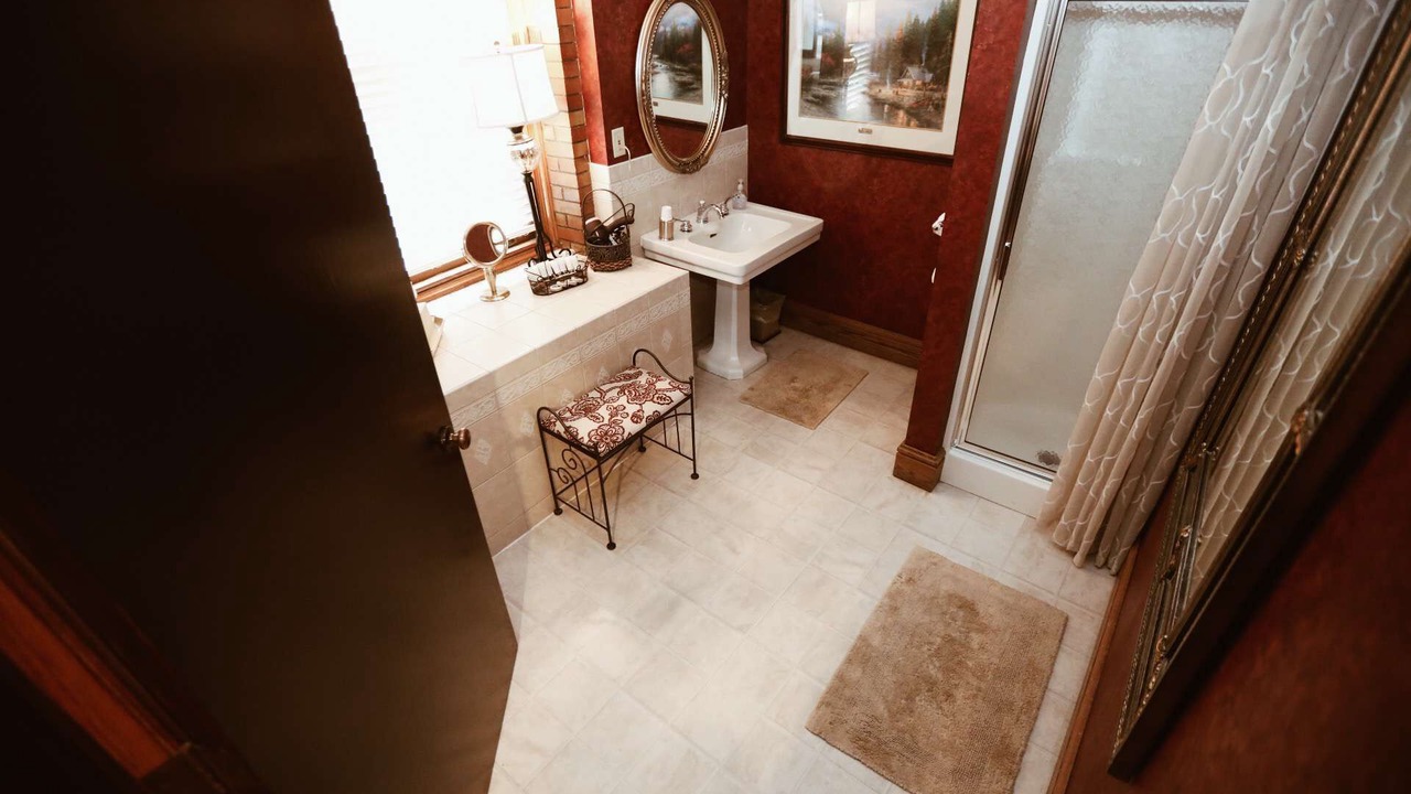 Photo of Bathroom in Hanover Place