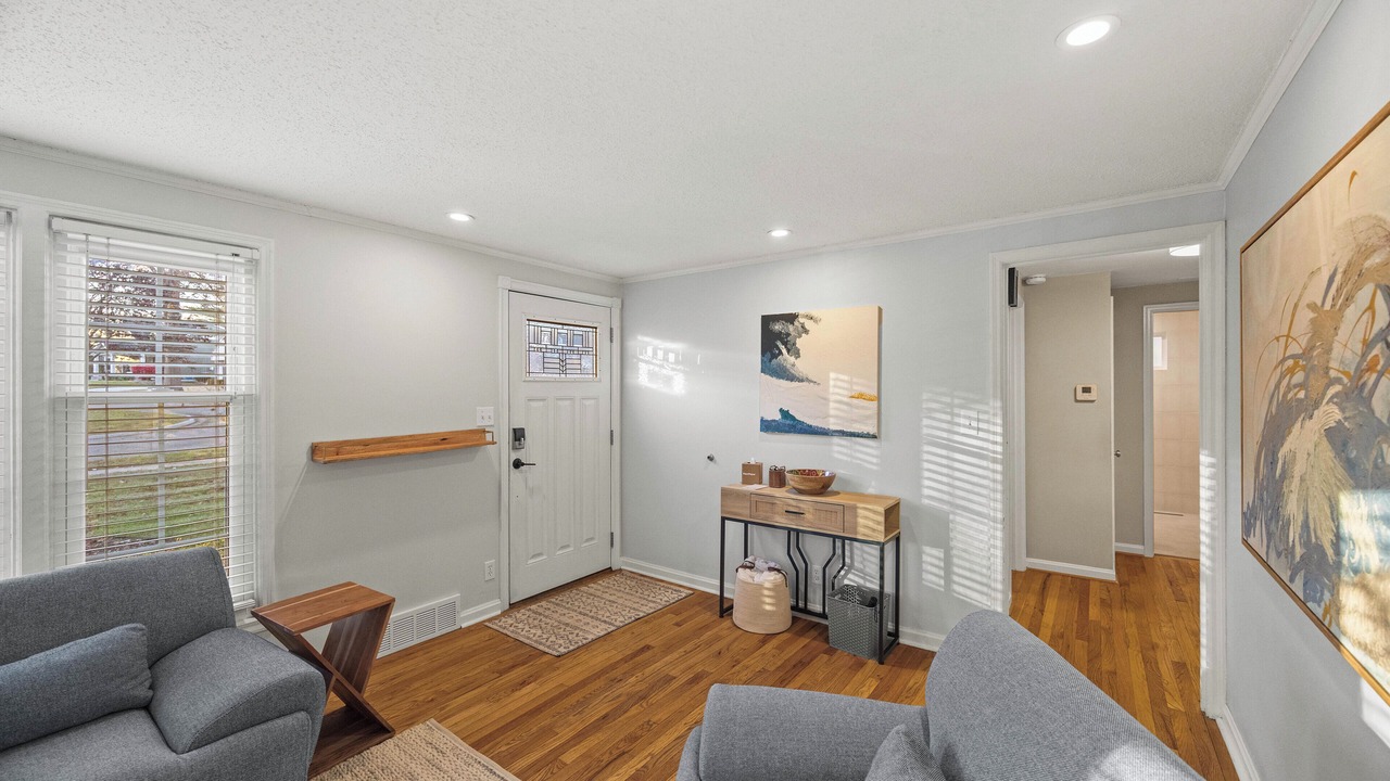 Photo of Livingroom in Prairie Village