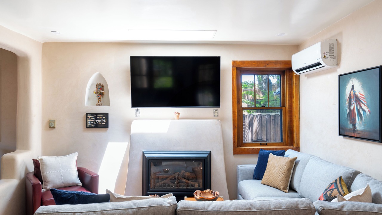 Photo of Livingroom in South Capitol