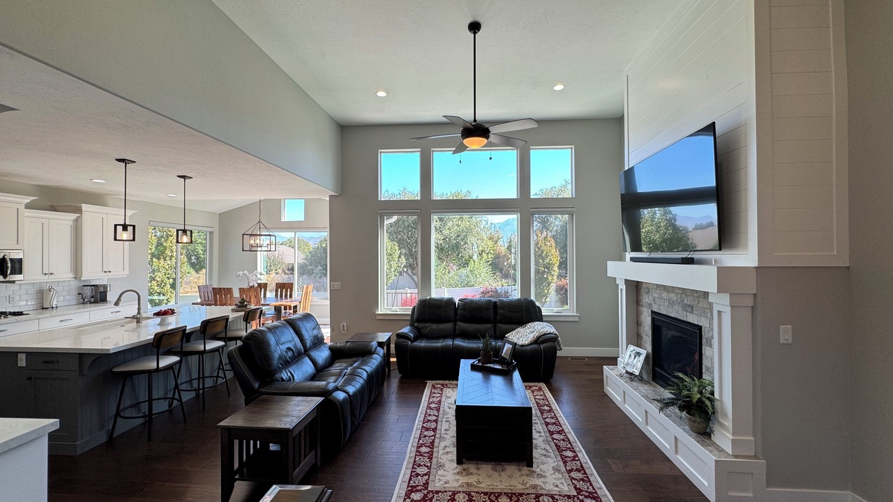 Photo of Livingroom in West Jordan