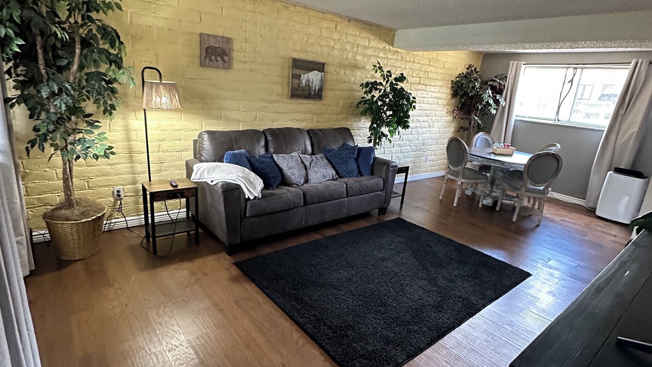 Photo of Livingroom in Lakewood