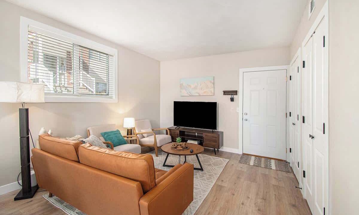 Photo of Livingroom in Aksarben - Elmwood Park