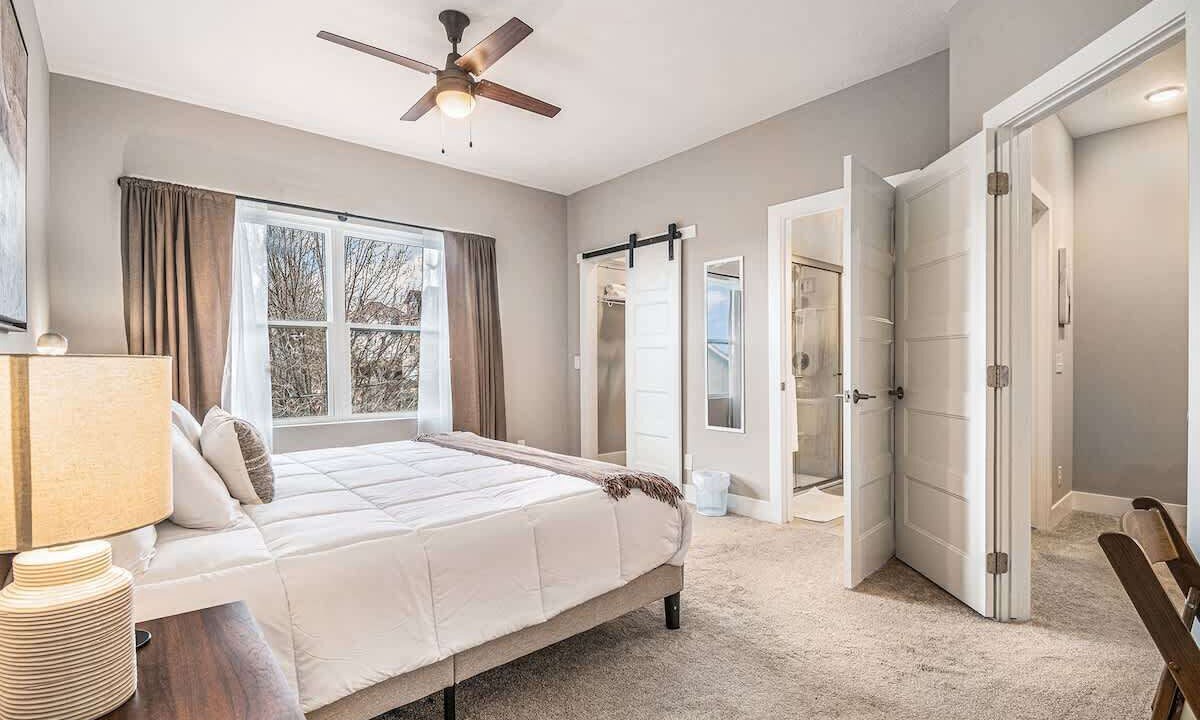 Photo of Bedroom in Midtown
