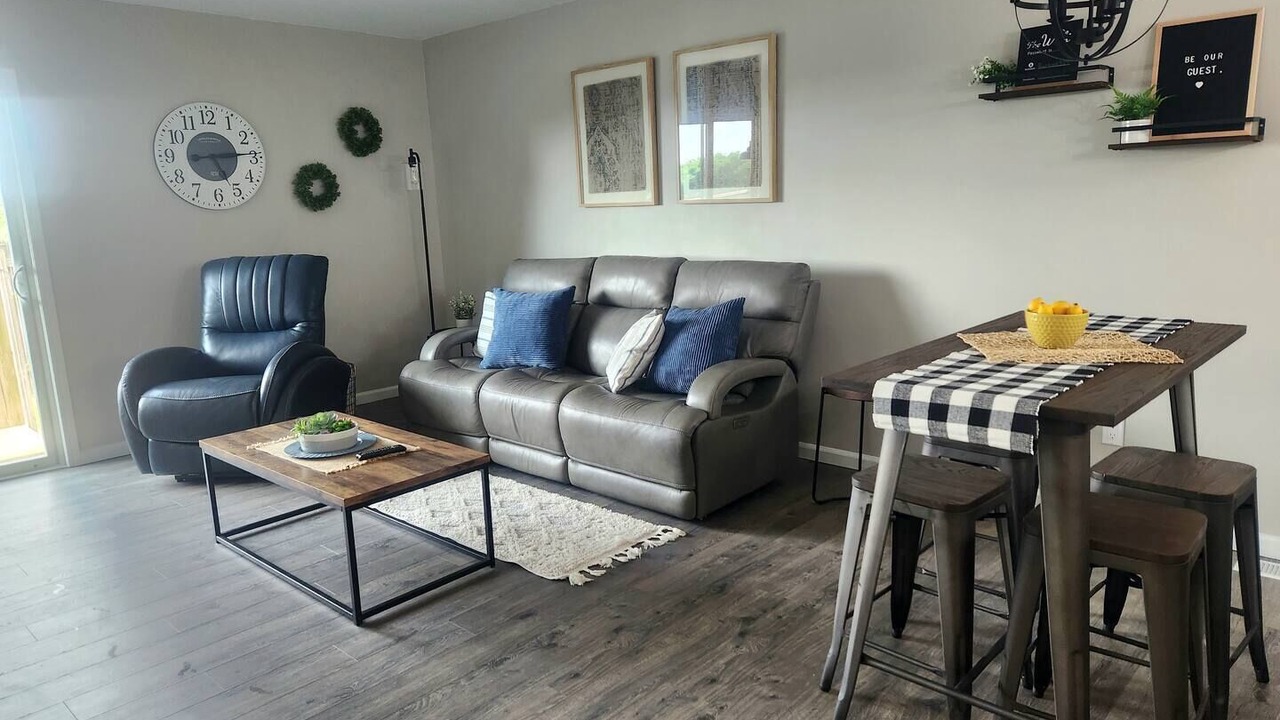 Photo of Livingroom in Newton