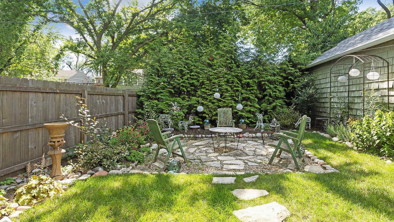 Photo of Outdoor in Rosedale