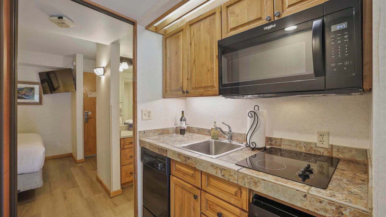 Photo of Kitchen in Peak 9
