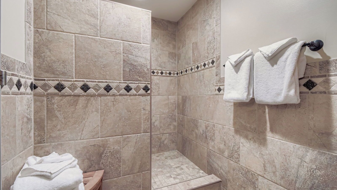 Photo of Bathroom in Peak 9