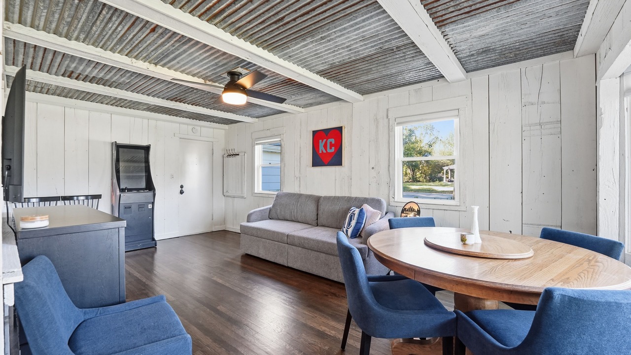 Photo of Livingroom in Overland Park