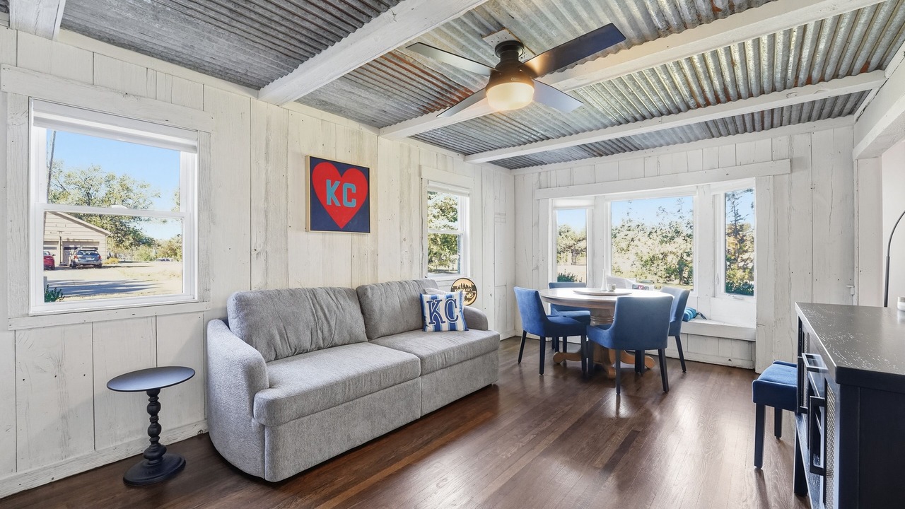 Photo of Livingroom in Overland Park
