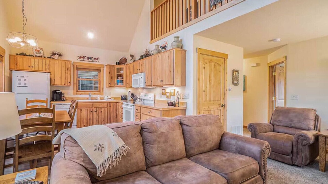 Photo of Livingroom in Estes Park