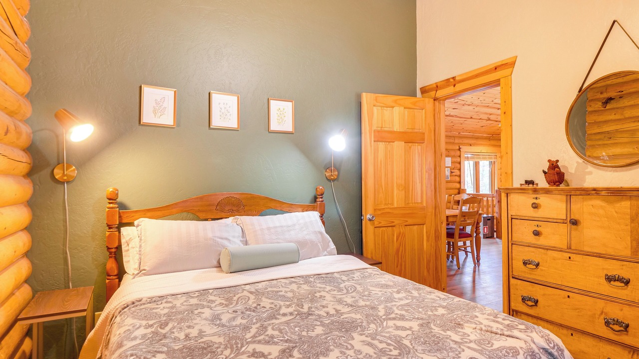 Photo of Bedroom in Valley of the Sun