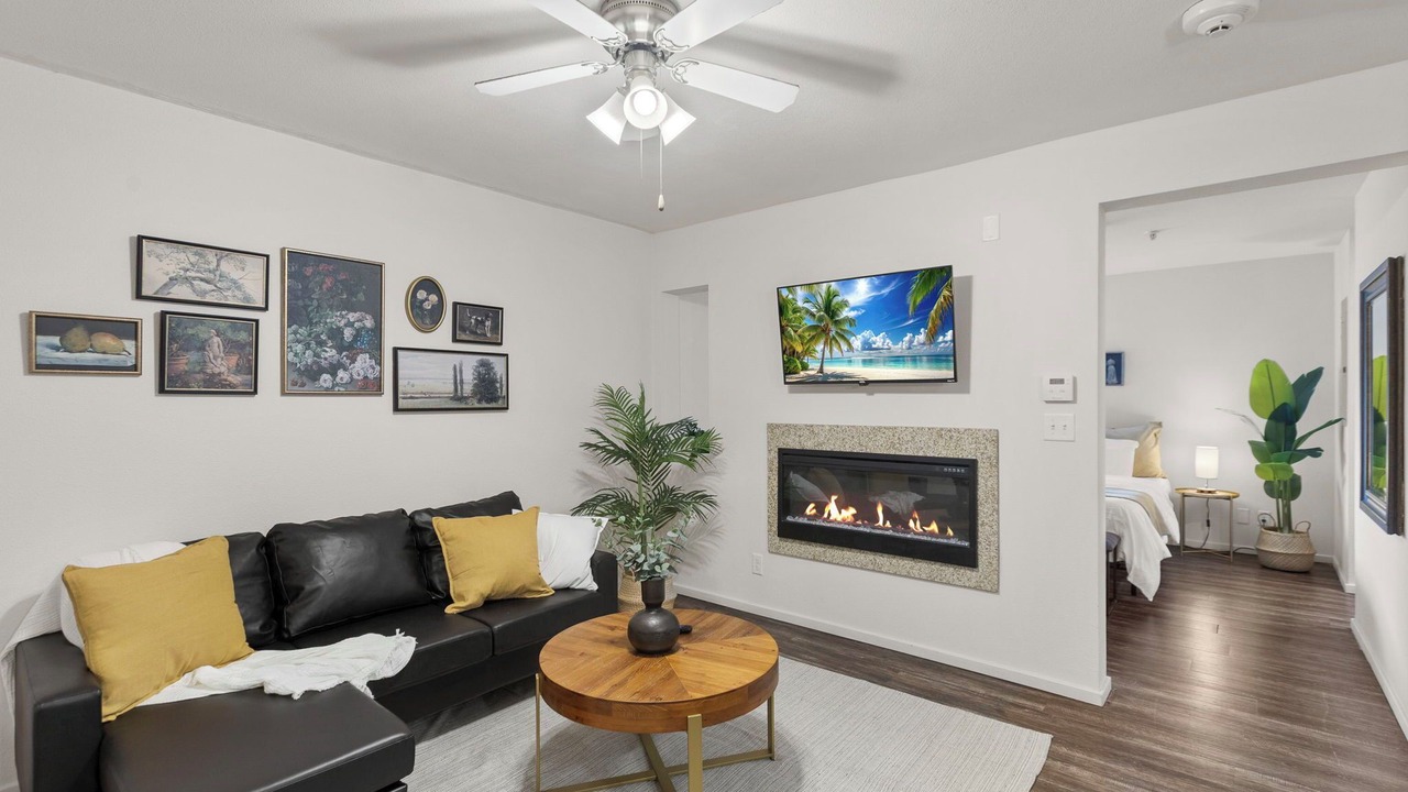 Photo of Livingroom in Prairie Village
