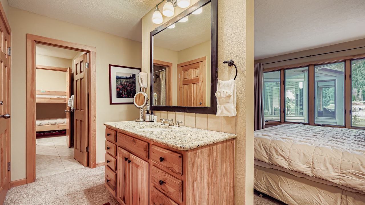 Photo of Bathroom in Lakeside Village
