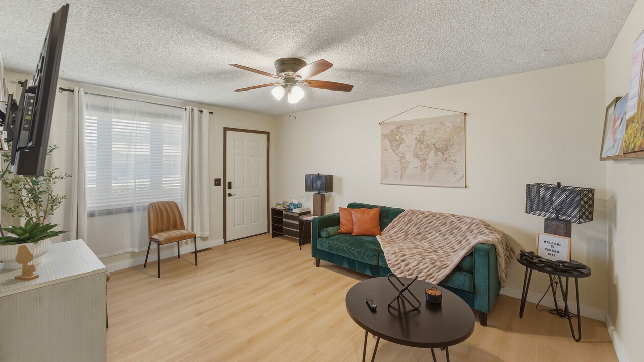 Photo of Livingroom in Garden City