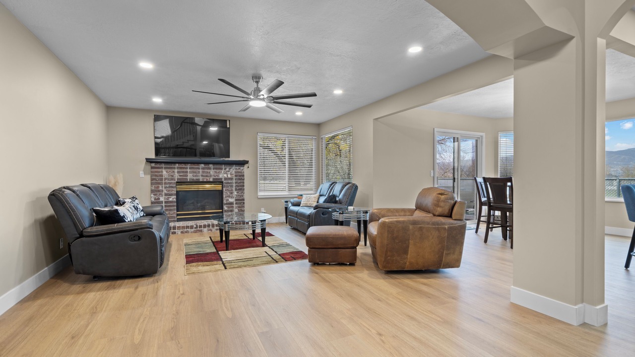 Photo of Livingroom in Draper