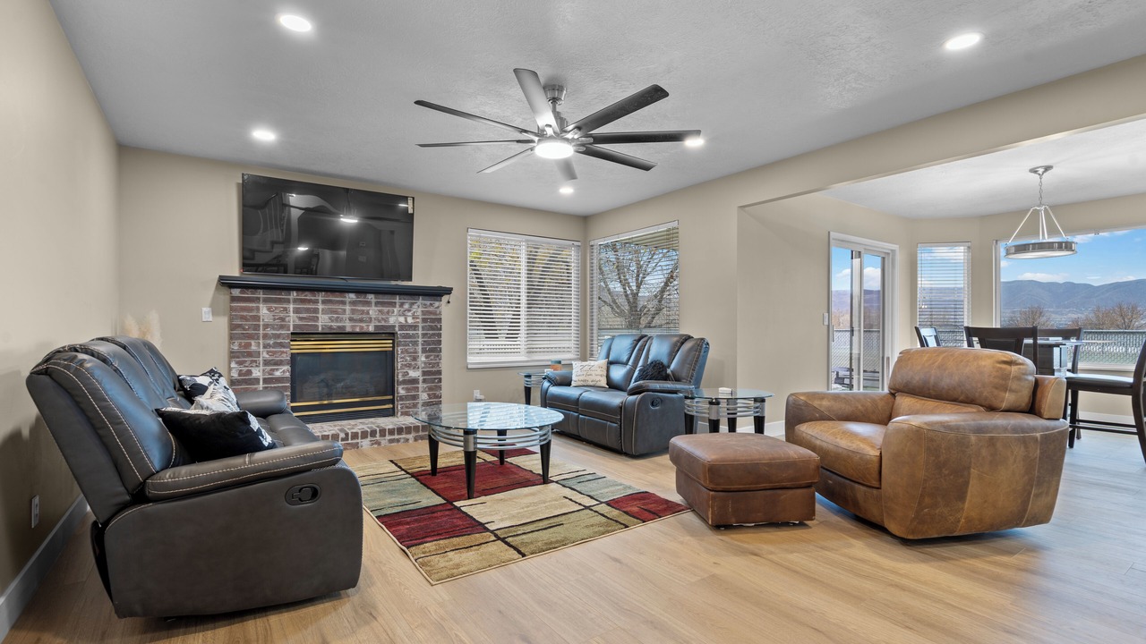 Photo of Livingroom in Draper