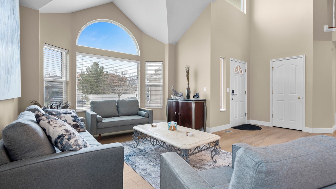 Photo of Livingroom in Draper