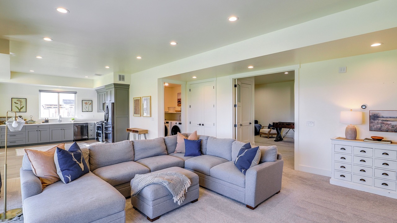 Photo of Livingroom in Midway