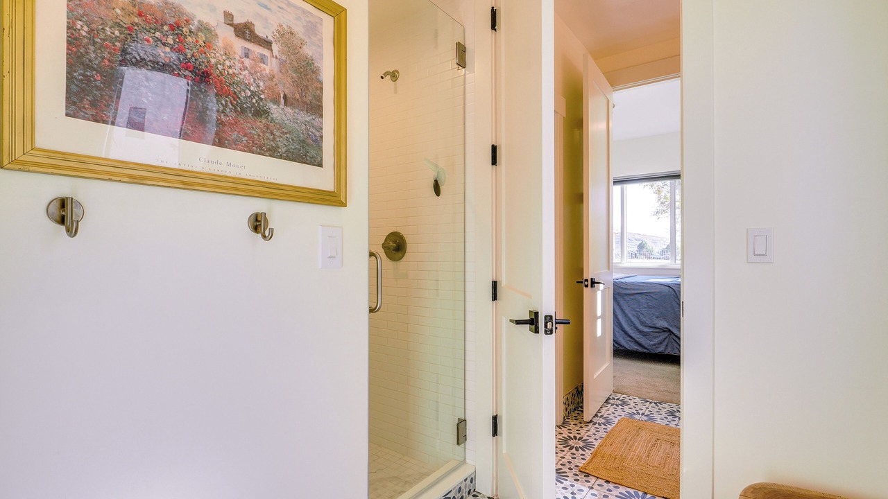 Photo of Bathroom in Midway