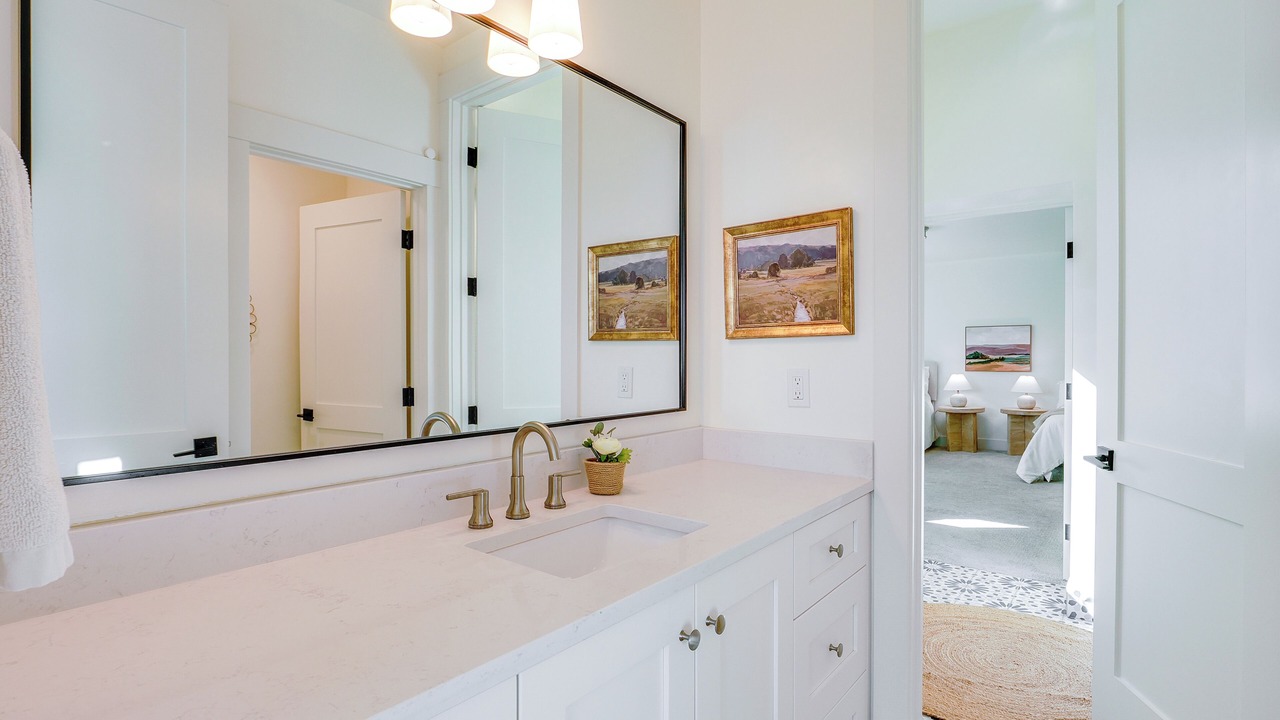Photo of Bathroom in Midway