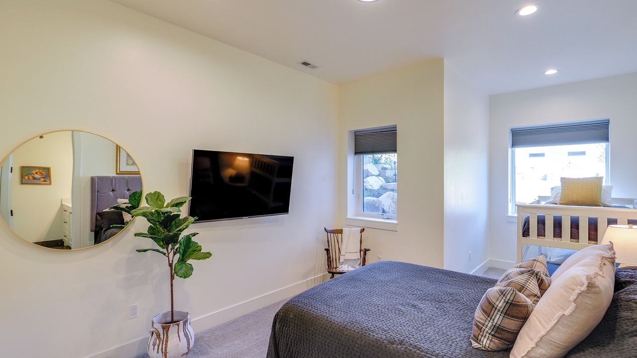 Photo of Bedroom in Midway