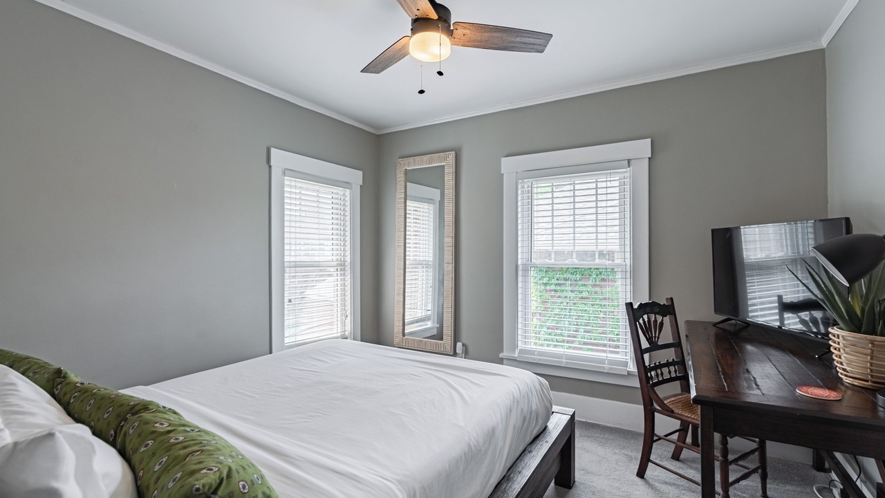 Photo of Bedroom in Dundee-Happy Hollow Historic District